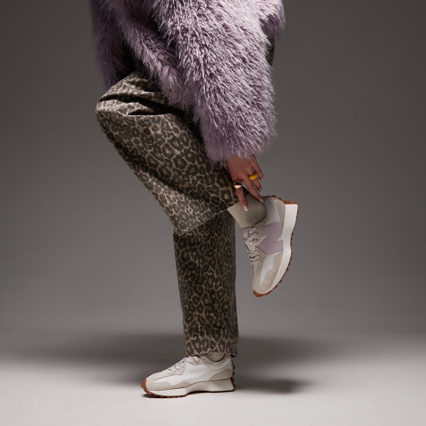 Дамски маратонки NEW BALANCE 327  ws327or цвят бежов