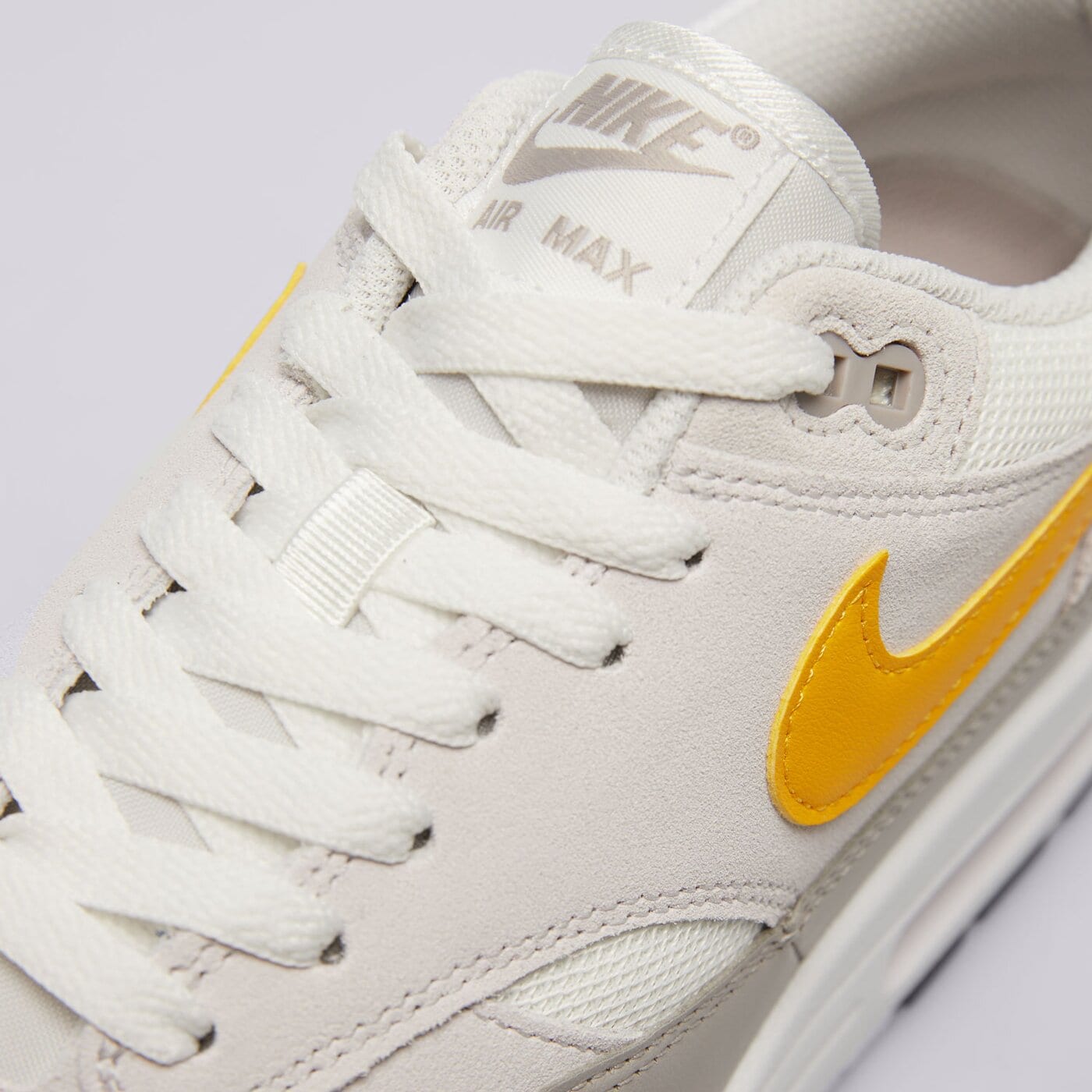Мъжки маратонки NIKE AIR MAX 1 ESS fz5808-105 цвят черен