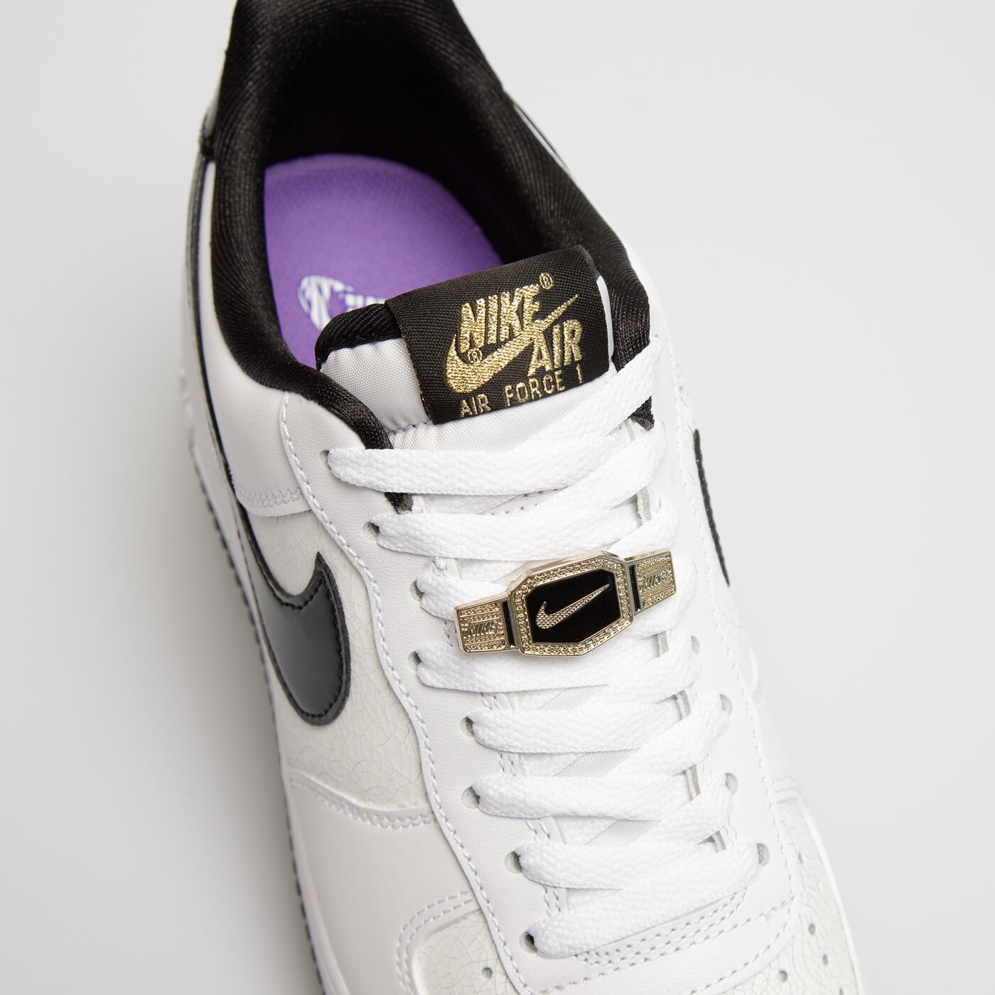 Мъжки маратонки NIKE AIR FORCE 1 '07 LV8 EMB dr9866-100 цвят бял