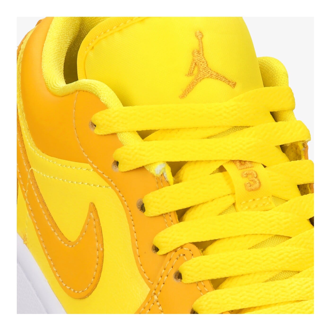 Дамски маратонки JORDAN 1 LOW dc0774-700 цвят жълт