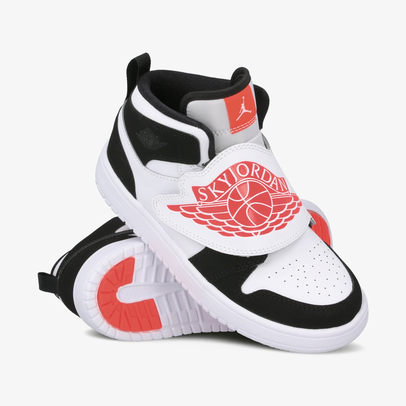 Детски маратонки SKY 1 JORDAN bq7197-101 цвят бял