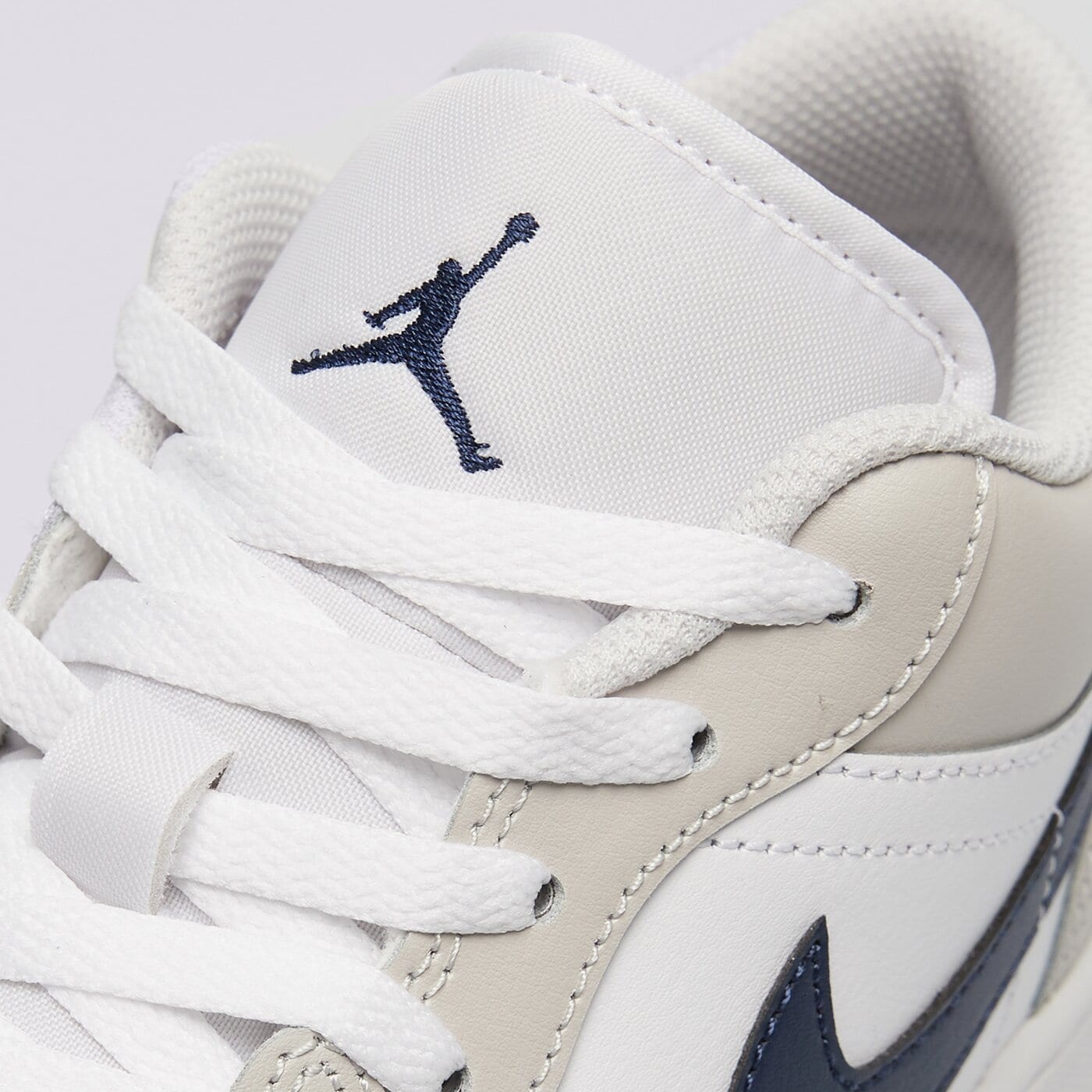 Мъжки маратонки AIR JORDAN 1 LOW  553558-146 цвят бял