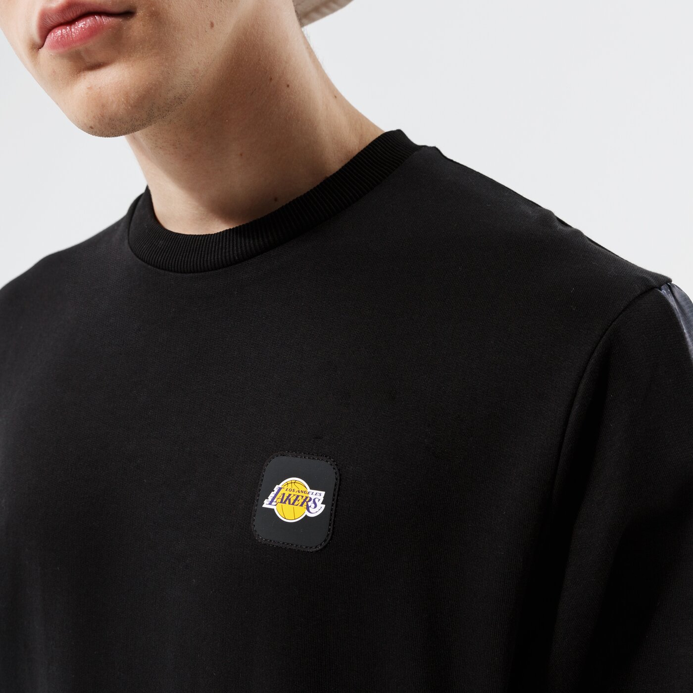 Мъжки суичър NEW ERA СУИТЧЪР NEW ERA OUTDR UTLTY PANEL CRW LOSLAK BLK 12827167 цвят черен