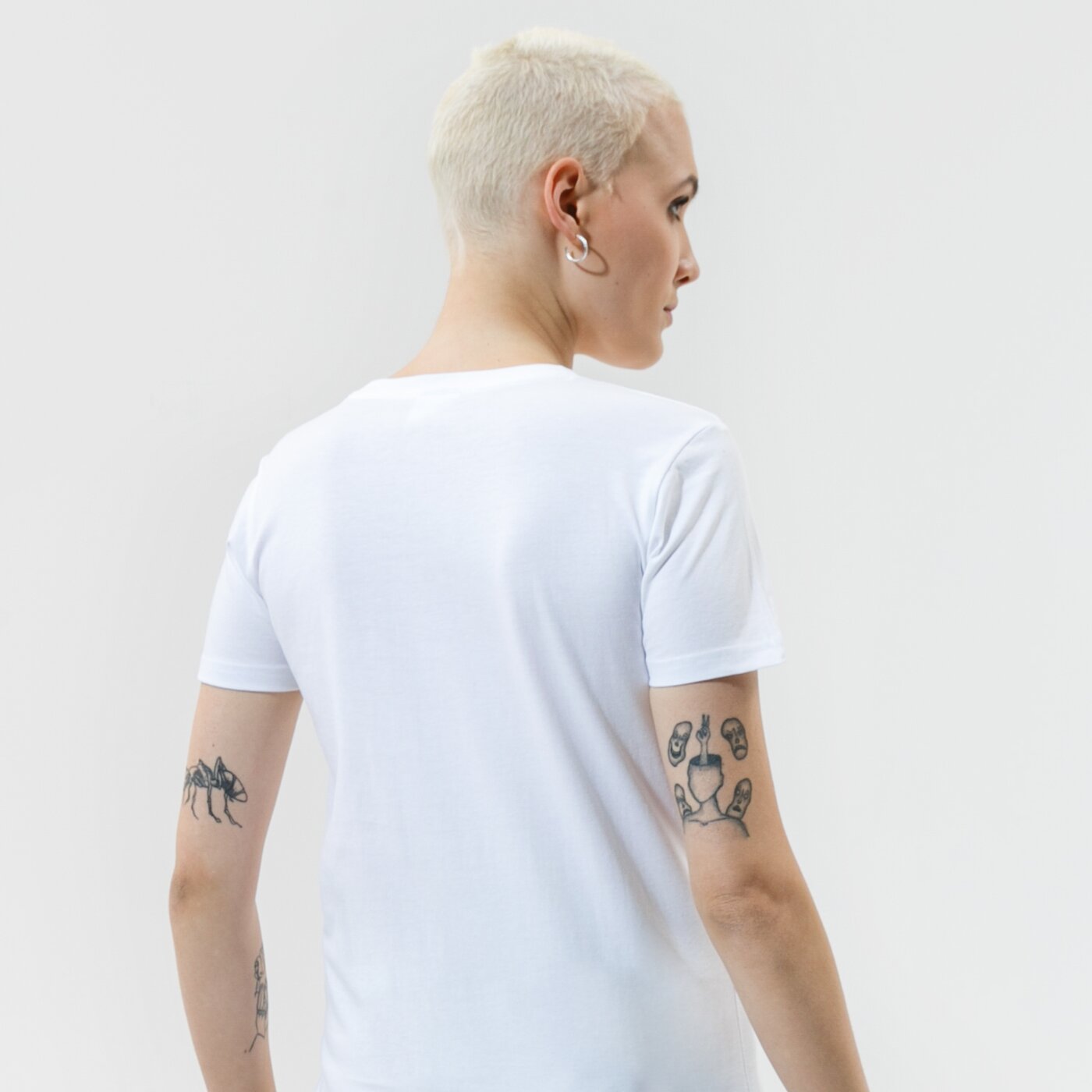 Дамска тениска CHAMPION ТЕНИСКА CREWNECK ТЕНИСКА 114780ww001 цвят бял