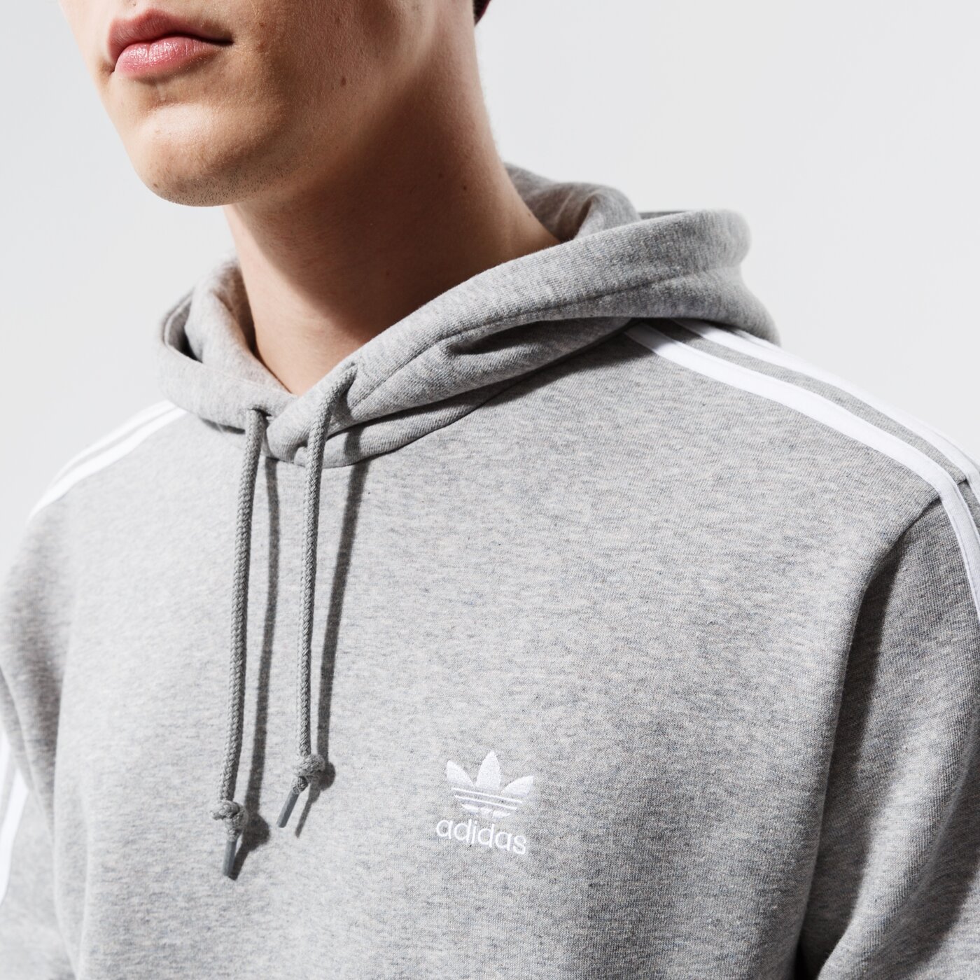 Мъжки суичър ADIDAS СУИТЧЪР С КАЧУЛКА 3-STRIPES HOODY h06675 цвят сив