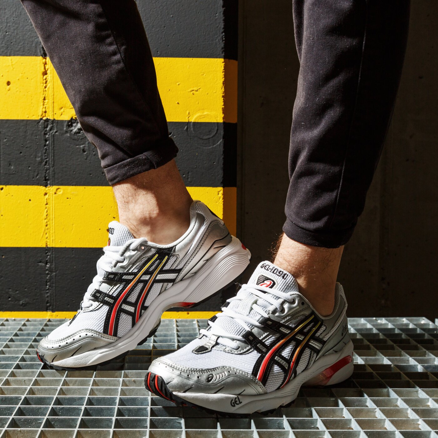 Мъжки маратонки ASICS GEL-1090 1021a285-100 цвят бял