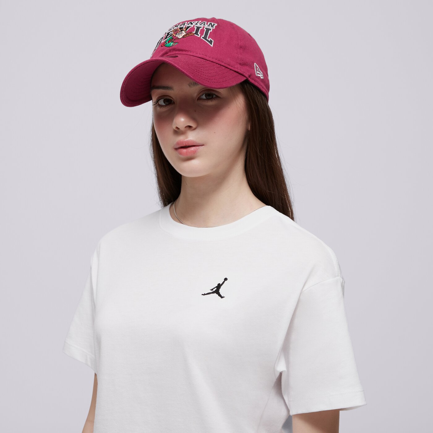 Детска тениска JORDAN ТЕНИСКА MJ BRKLYN ESSENTIALS SS TEE GIRL 45d311001 цвят бял