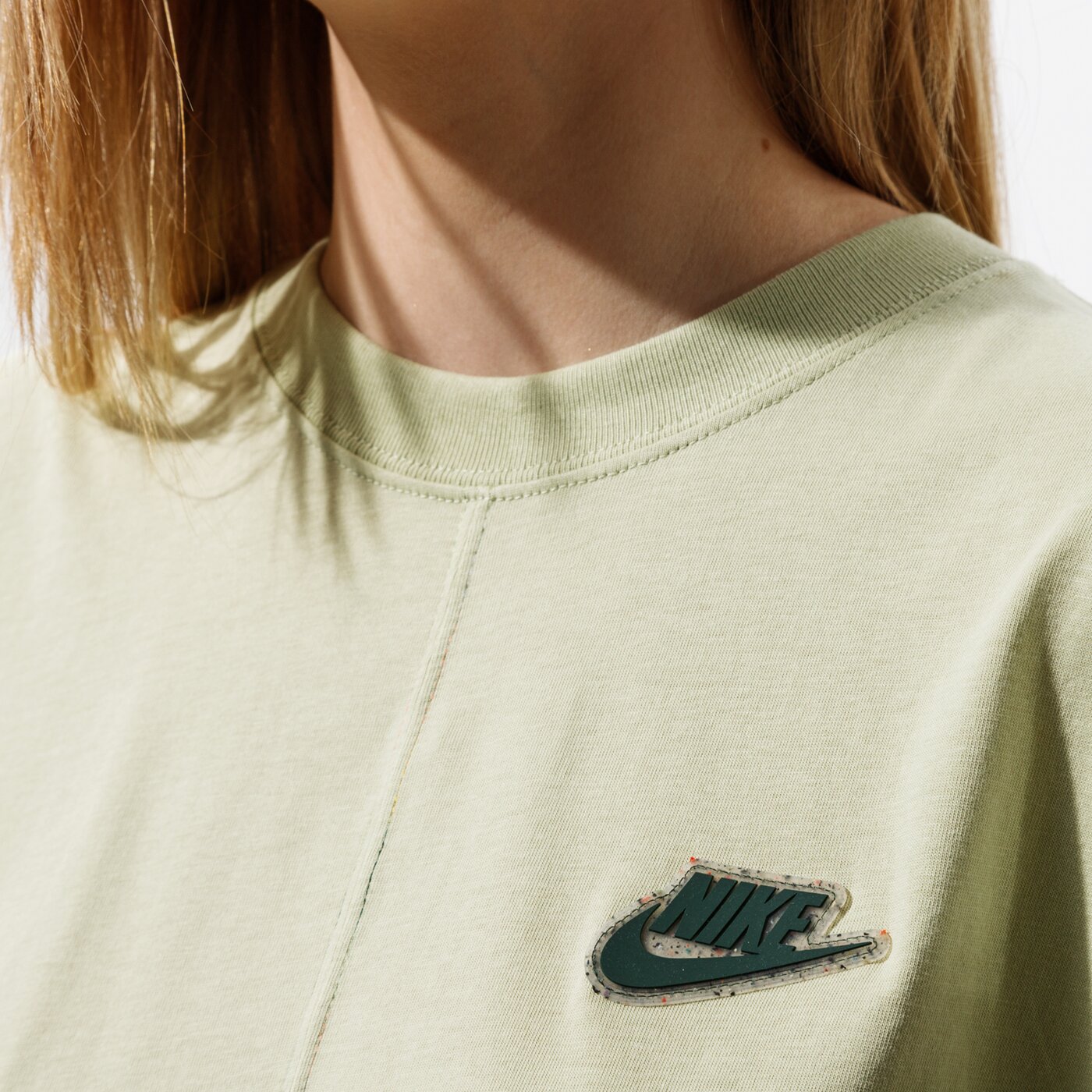 Дамска тениска NIKE ТЕНИСКА W NSW ПОТНИК EARTH DAY cz9251-371 цвят зелен