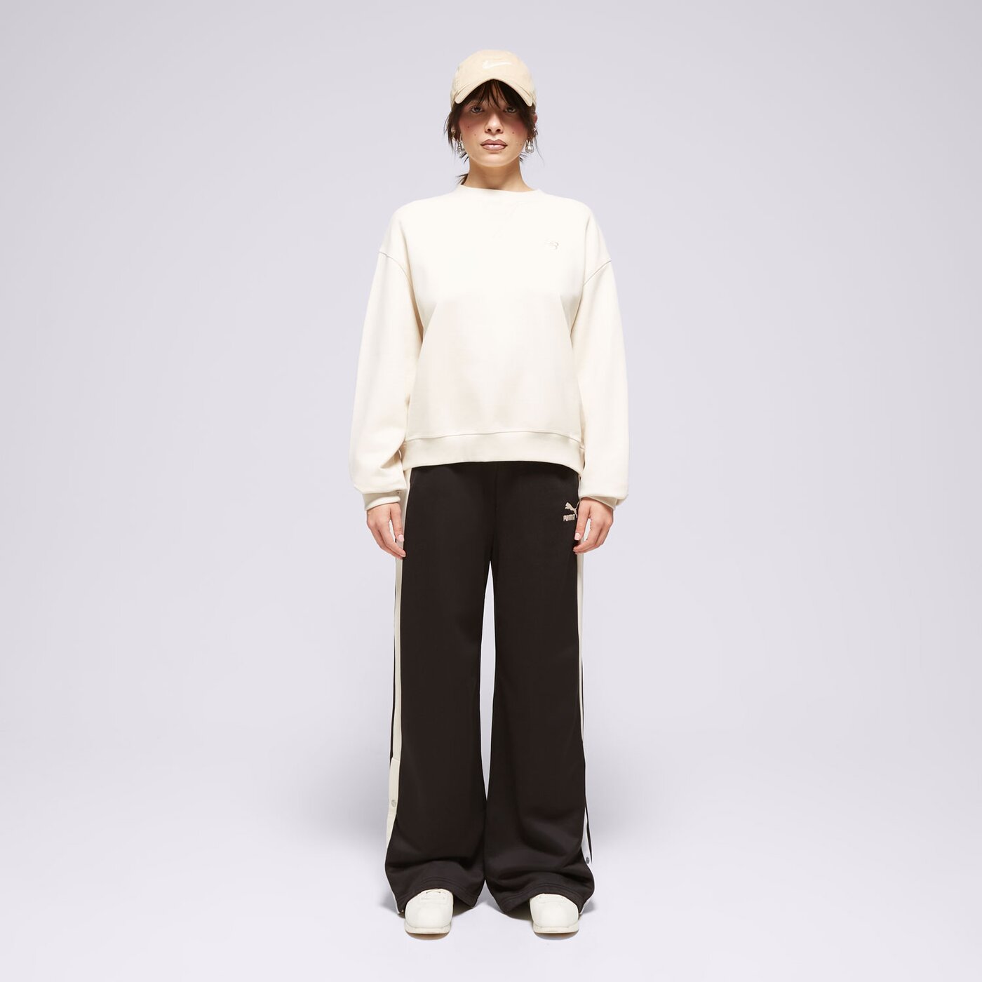 Дамски суичър NEW BALANCE СУИТЧЪР ATHLETICS FRENCH TERRY wt41500lin цвят бежов