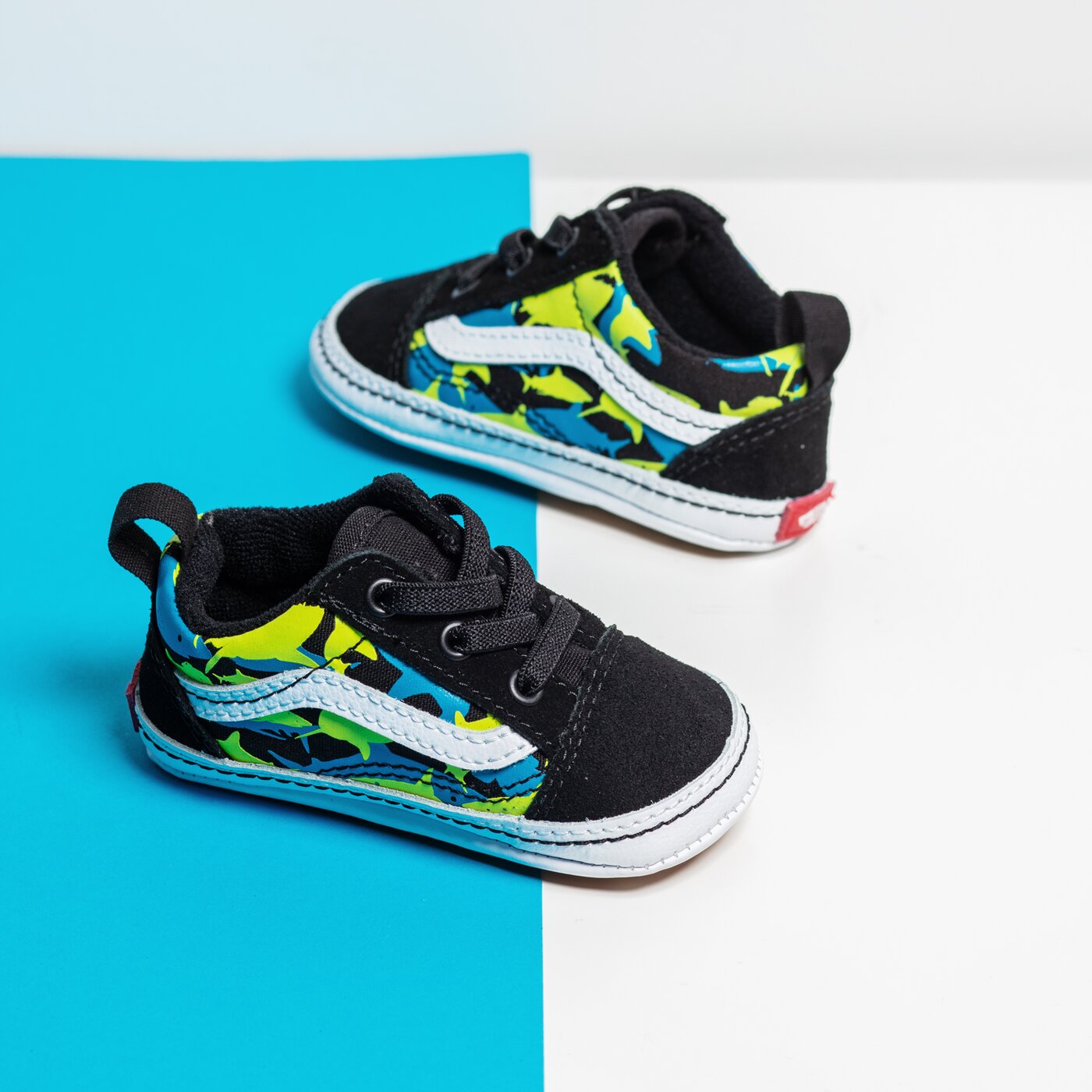 Детски маратонки VANS IN OLD SKOOL CRIB vn0a3u8k7t71 цвят черен