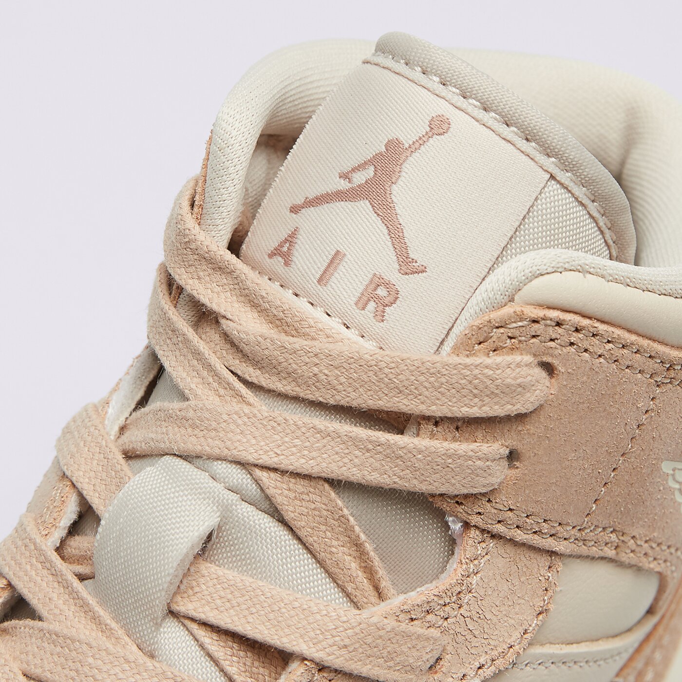 Дамски маратонки WMNS AIR JORDAN 1 MID SE fj3448-200 цвят бежов