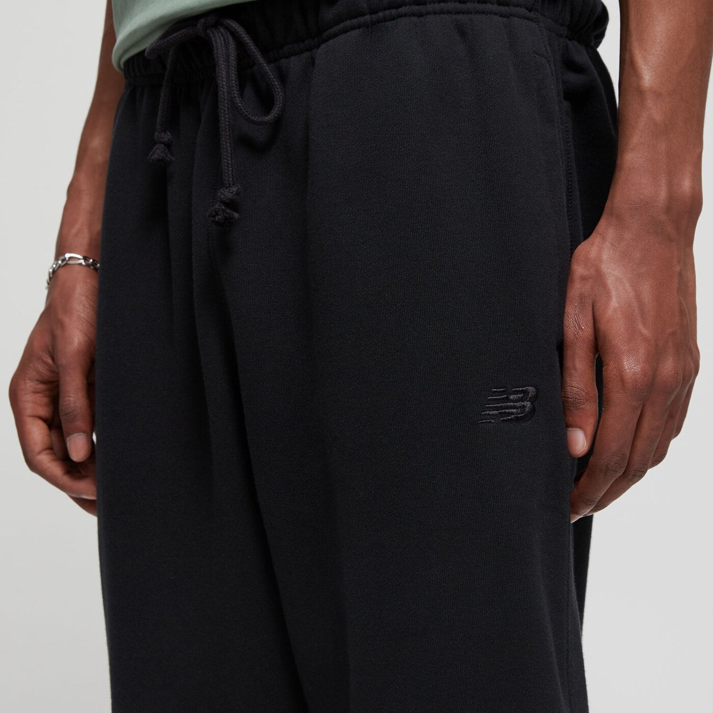 Мъжки панталони NEW BALANCE ПАНТАЛОНИ ATHLETICS   FRENCH TERRY JOGGER mp41508bk цвят черен