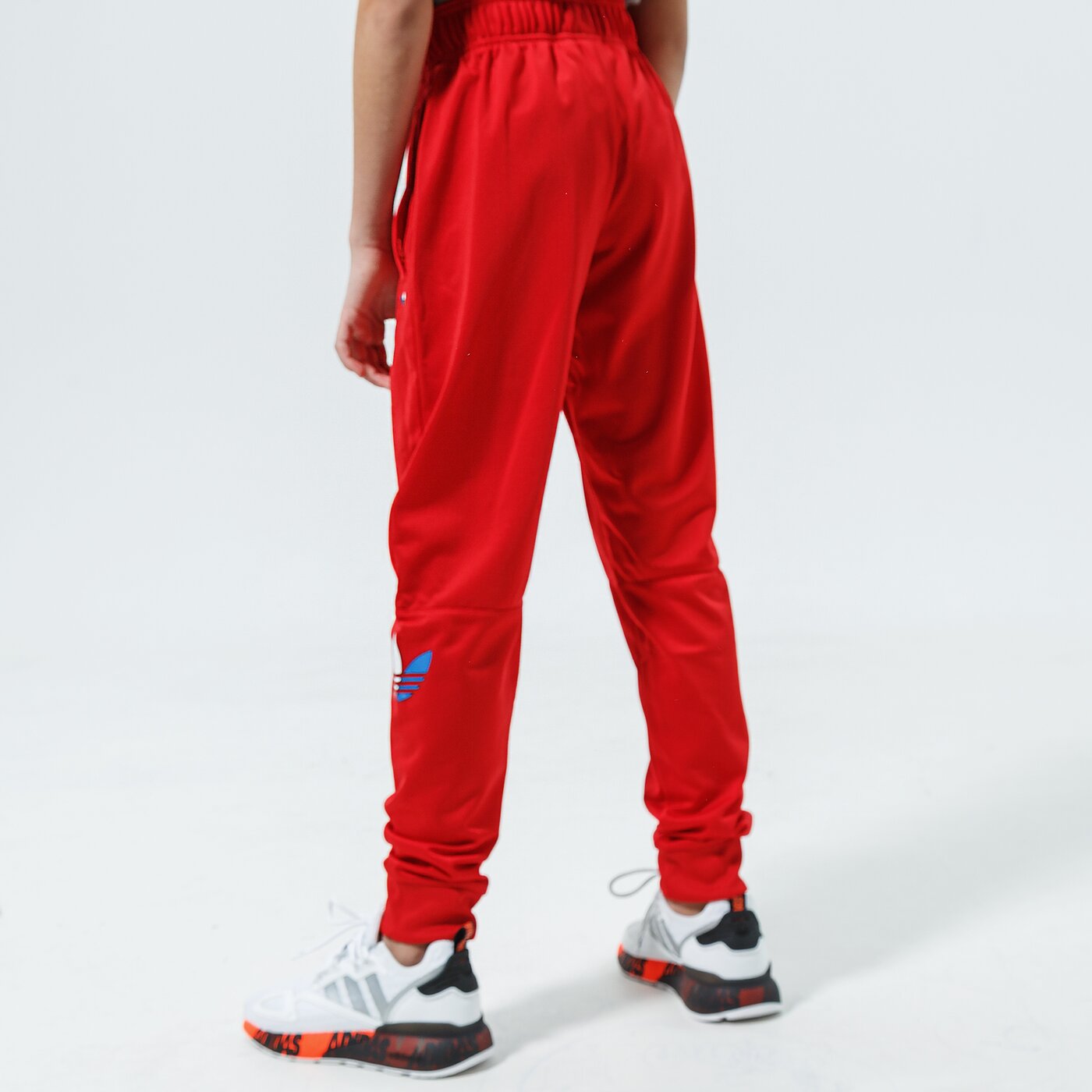 Детски панталони ADIDAS ПАНТАЛОНИ TRACKPANT MM gn7445 цвят червен