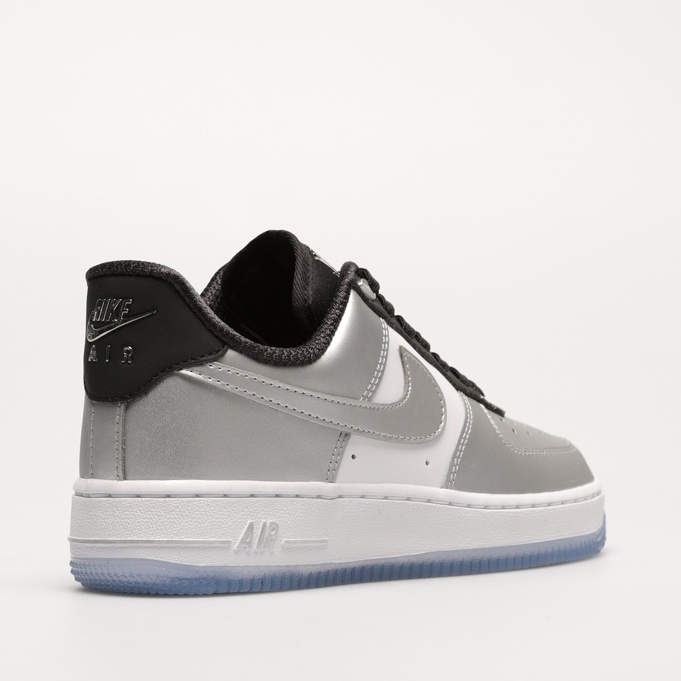 Дамски маратонки NIKE WMNS AIR FORCE 1 '07 SE dx6764-001 цвят сребърен