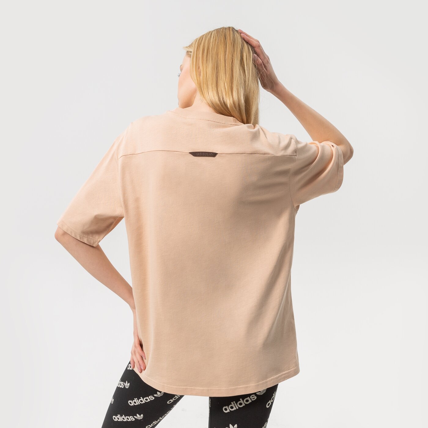 Дамска тениска ADIDAS ТЕНИСКА TEE hm4878 цвят бежов