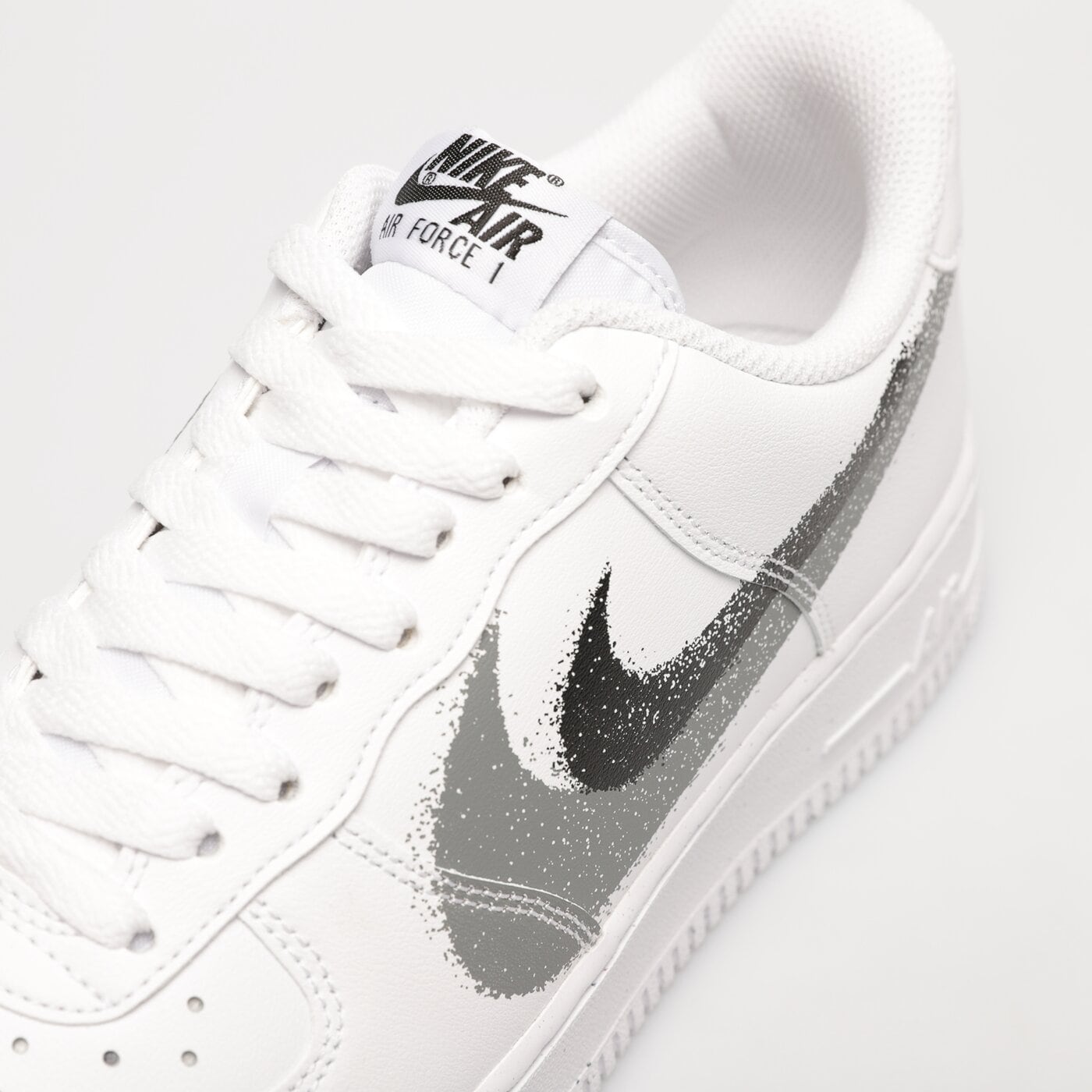 Мъжки маратонки NIKE AIR FORCE 1 '07  fd0660-100 цвят бял