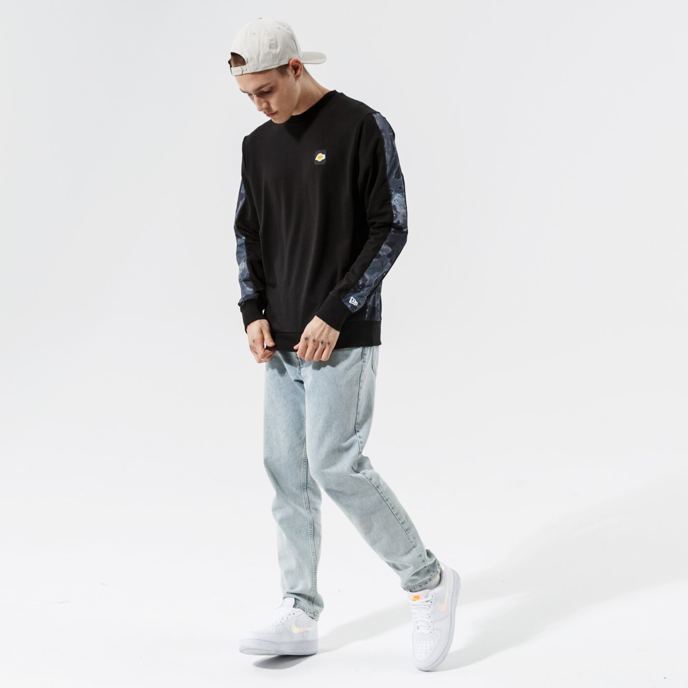 Мъжки суичър NEW ERA СУИТЧЪР NEW ERA OUTDR UTLTY PANEL CRW LOSLAK BLK 12827167 цвят черен