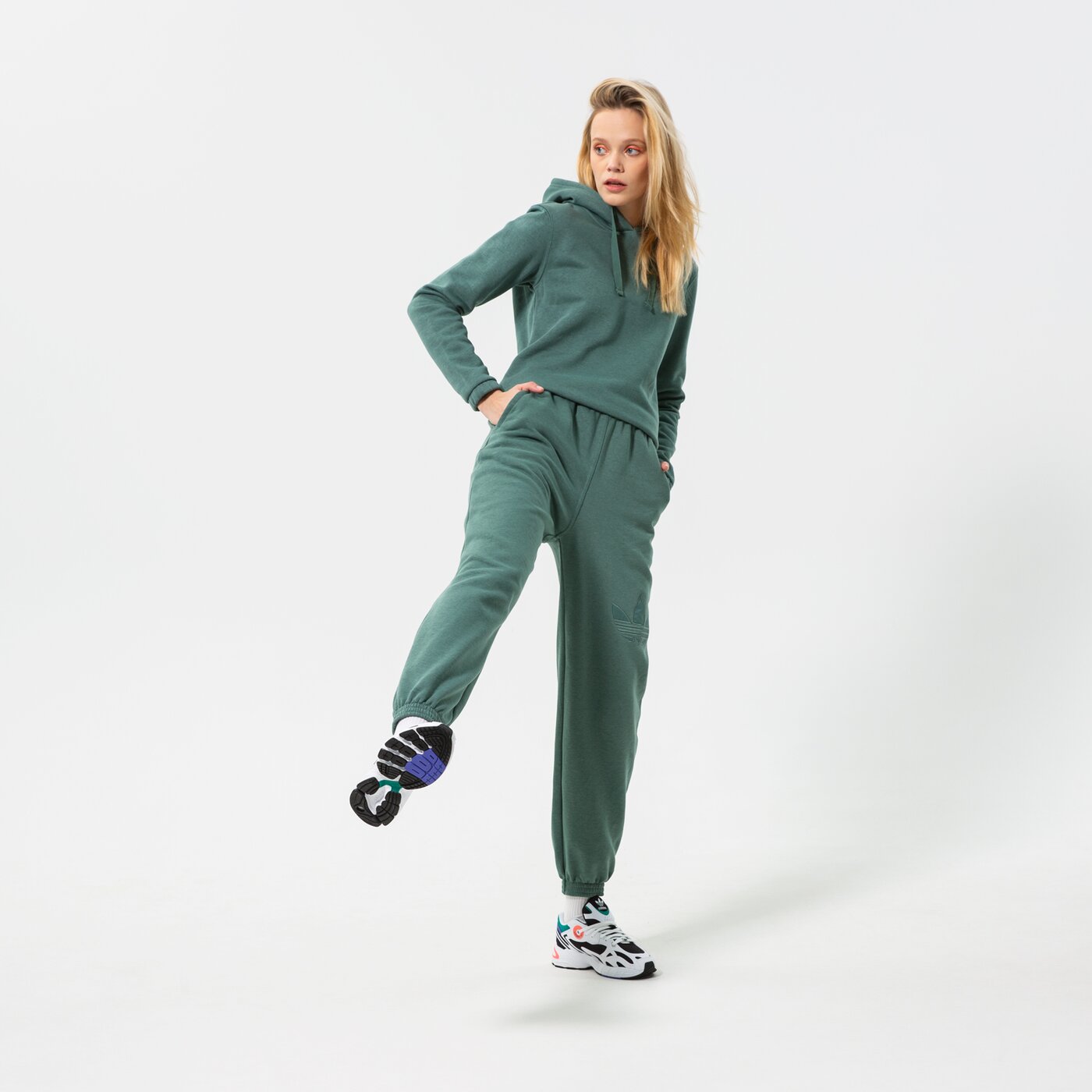 Дамски суичър ADIDAS СУИТЧЪР С КАЧУЛКА HOODIE he4733 цвят зелен