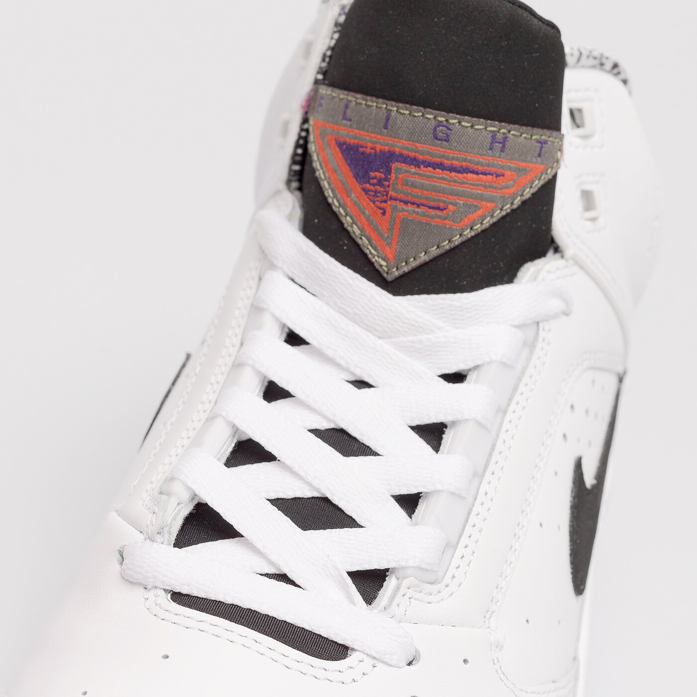 Мъжки маратонки NIKE AIR FLIGHT LITE MID dj2518-100 цвят бял