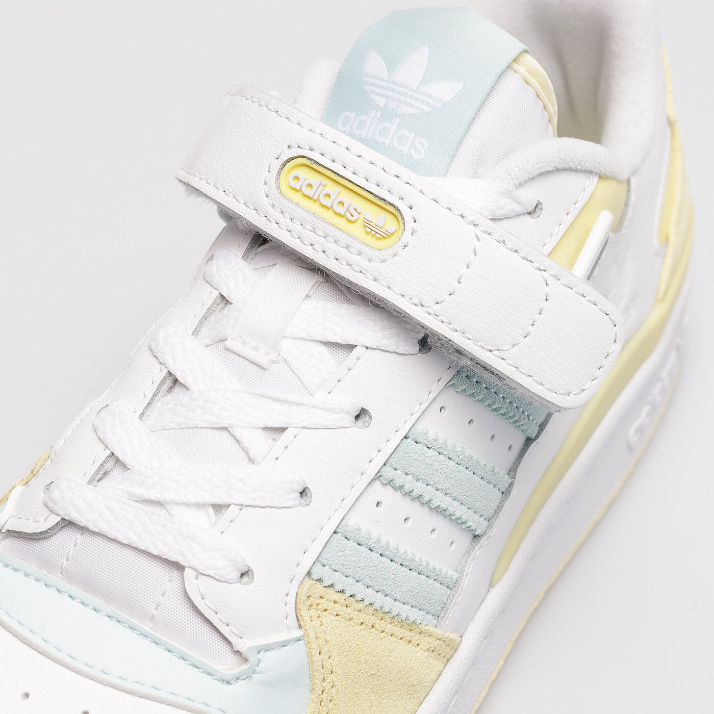 Дамски маратонки ADIDAS FORUM LOW gx7075 цвят жълт