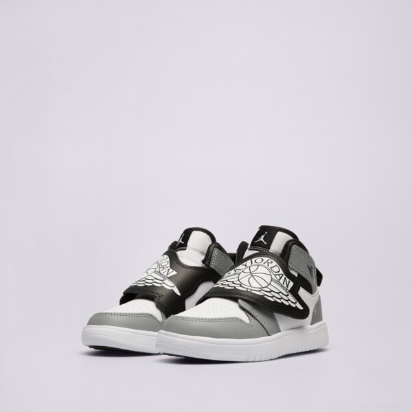 Детски маратонки SKY JORDAN  bq7197-102 цвят сив
