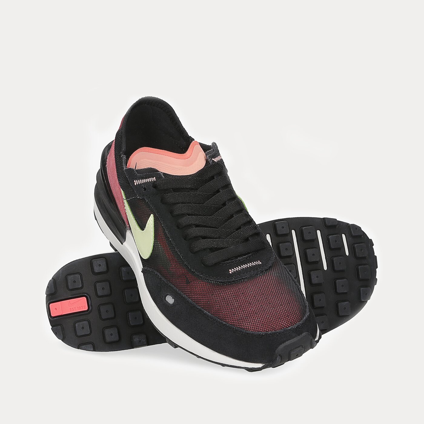 Дамски маратонки NIKE WAFFLE ONE dc2533-002 цвят черен
