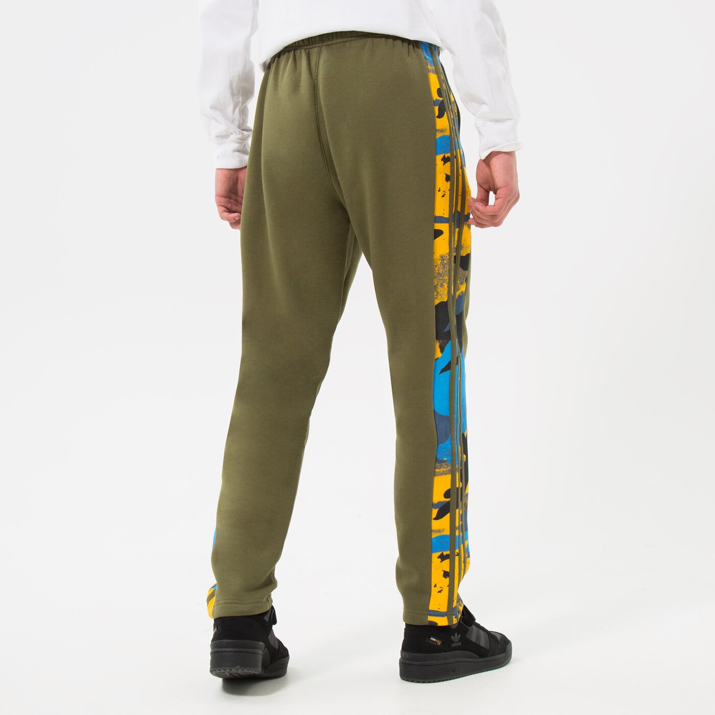 Мъжки панталони ADIDAS ПАНТАЛОНИ CAMO SWTPNT hk2807 цвят многоцветен