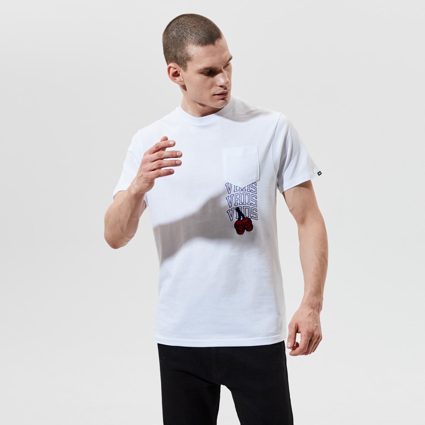 Мъжка тениска VANS ТЕНИСКА MN NEW VARSITY POCKET SS WHITE vn0a54c7wht1 цвят бял