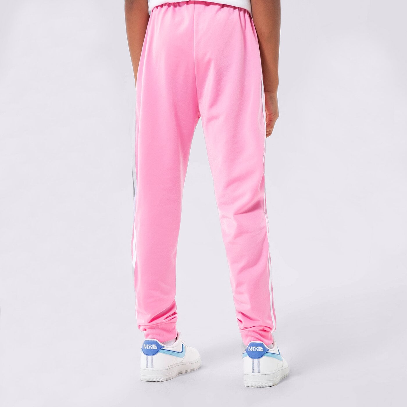 Детски панталони ADIDAS ПАНТАЛОНИ SST TRACK PANTS GIRL hk0329 цвят розов