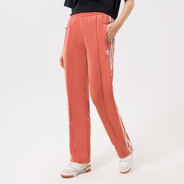 Дамски панталони ADIDAS ПАНТАЛОНИ FIREBIRD TP PB hn5898 цвят кафяв