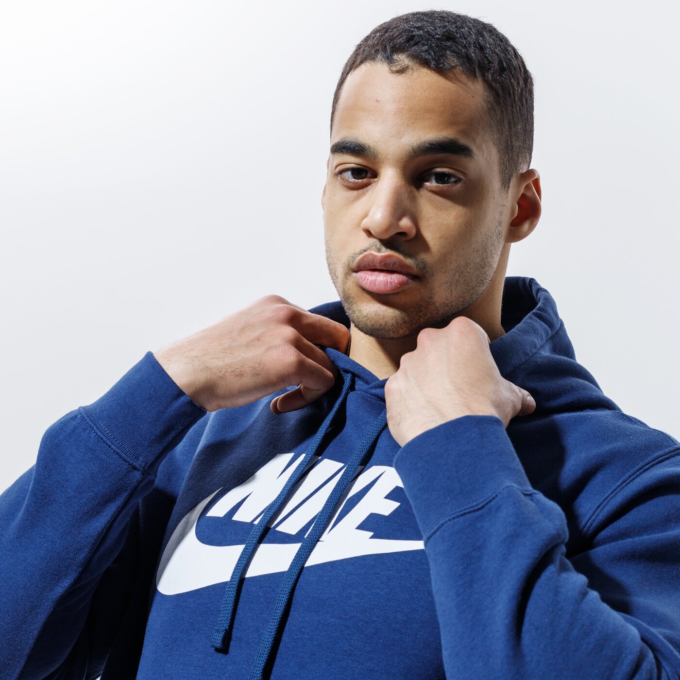 Мъжки суичър NIKE СУИТЧЪР С КАЧУЛКА SPORTSWEAR CLUB FLEECE bv2973-410 цвят тъмносин