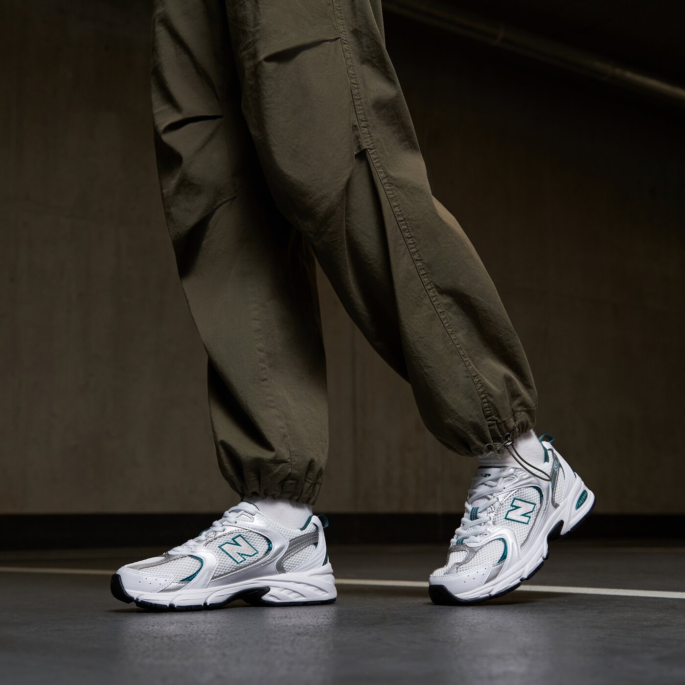 Дамски маратонки NEW BALANCE 530  mr530ab цвят бял