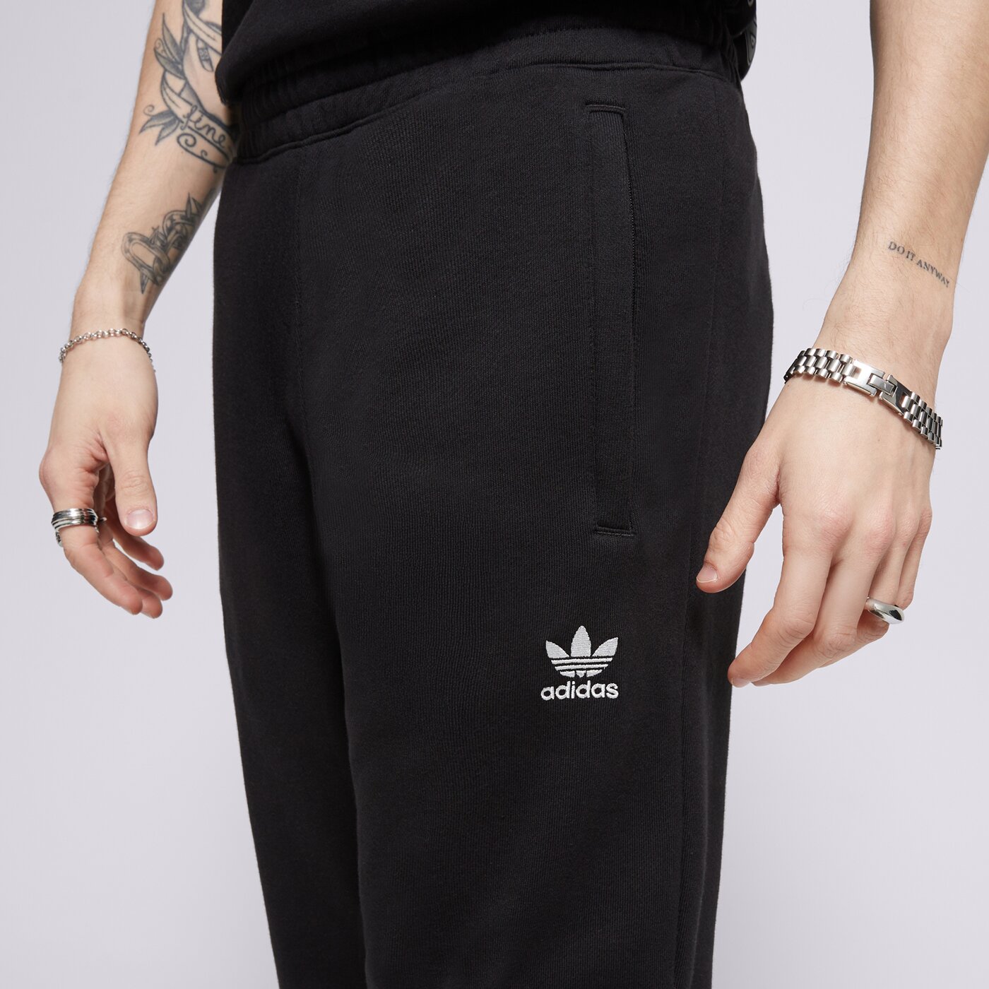 Мъжки панталони ADIDAS ПАНТАЛОНИ ESS PANTS FT jd2422 цвят черен