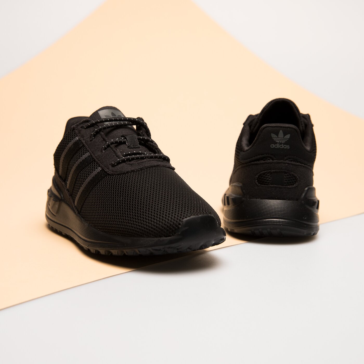 Детски маратонки ADIDAS LA TRAINER LITE  fw8275 цвят черен