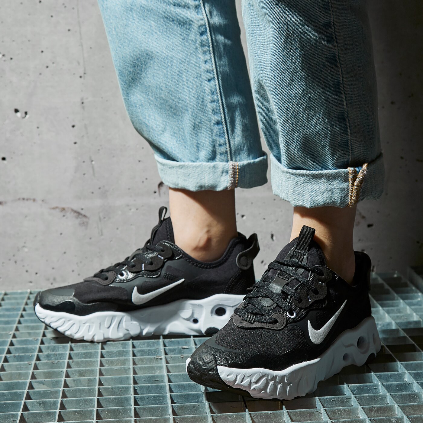 Дамски маратонки NIKE REACT ART3MIS cn8203-002 цвят черен