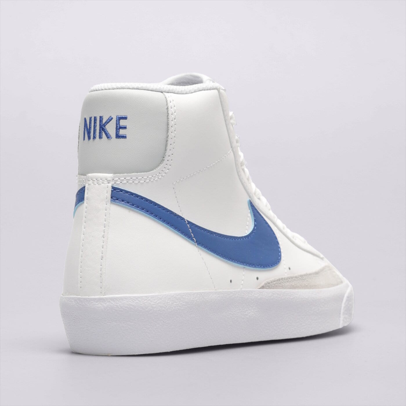Детски маратонки NIKE BLAZER MID '77 da4086-113 цвят бял