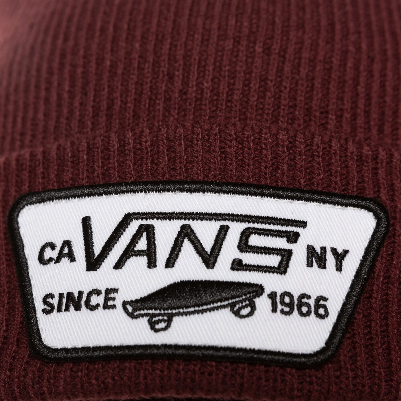 Дамска зимна шапка VANS ЗИМНА ШАПКА MILFORD BEANIE vn000uou4qu1 цвят бордо