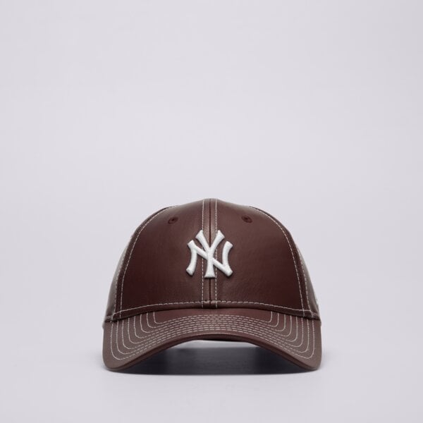 Дамска шапка с козирка NEW ERA ШАПКА WMNS ТОПSTITCH PU 940 NYY NEW YORK YANKEES 60691322 цвят бордо