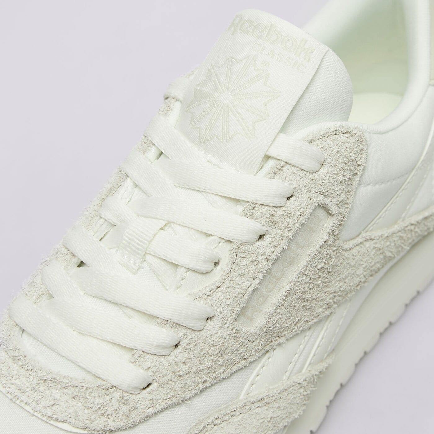 Дамски маратонки REEBOK CLASSIC NYLON 100220923 цвят бял