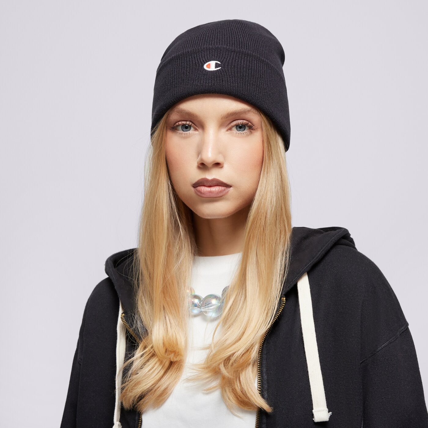 Дамска зимна шапка CHAMPION ШАПКА BEANIE 806065bs501 цвят тъмносин