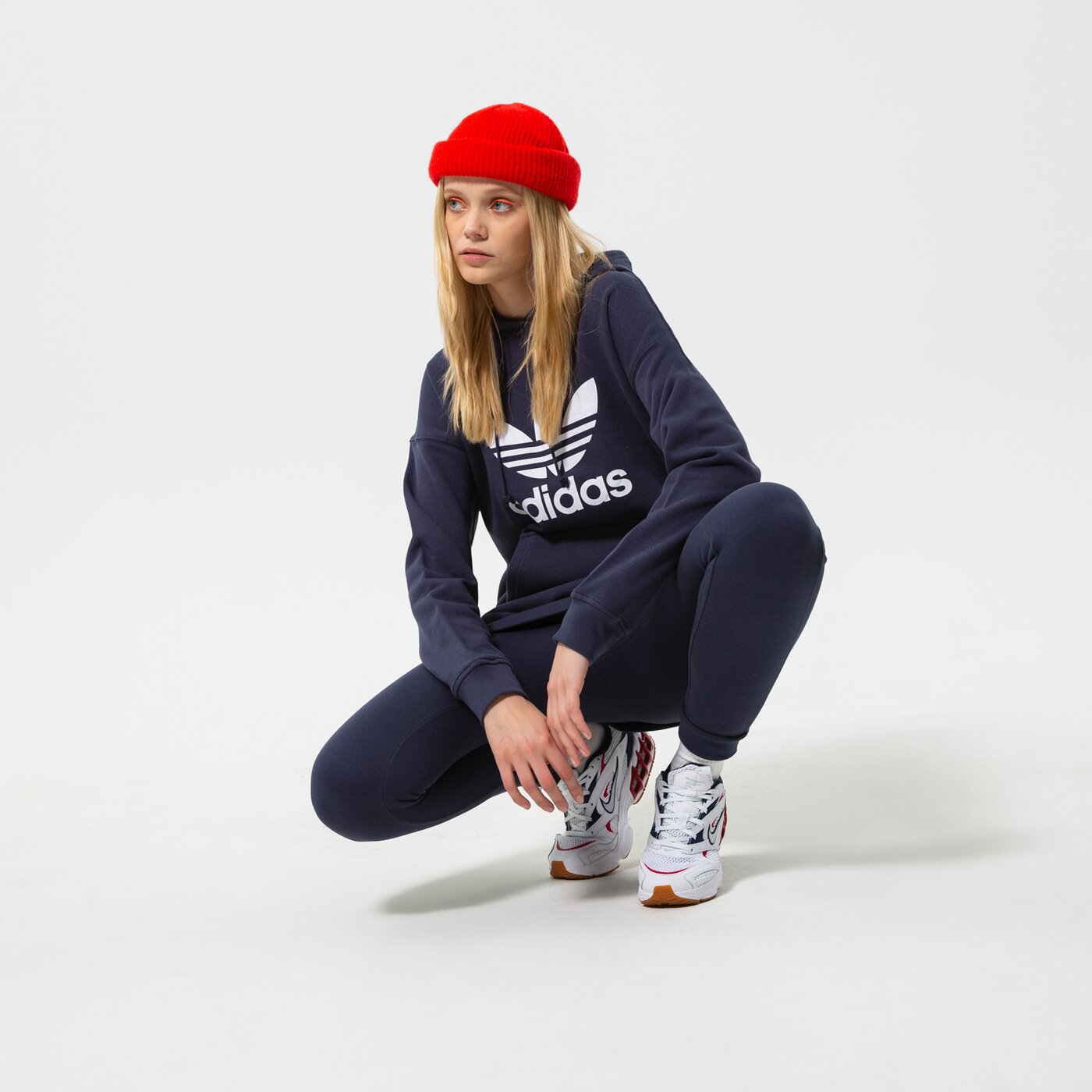 Дамски панталони ADIDAS ПАНТАЛОНИ TRACK PANT hf7502 цвят тъмносин