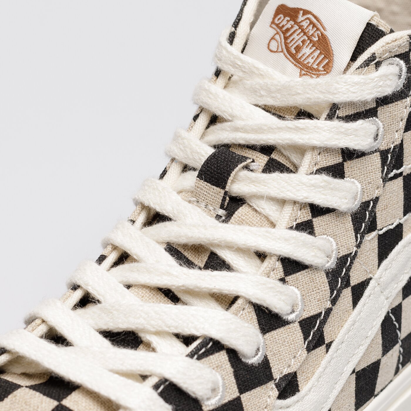 Дамски маратонки VANS UA SK8-HI TAPERED vn0a5kru7051 цвят бял