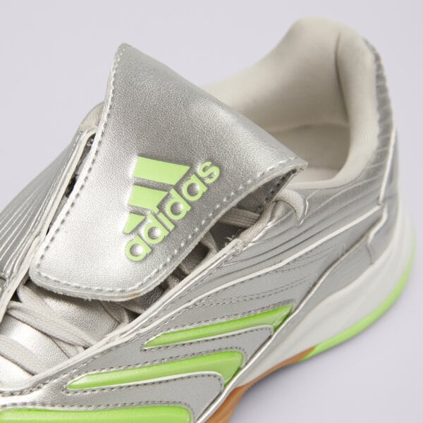 Дамски маратонки ADIDAS PREDATOR SALA jr1636 цвят сребърен