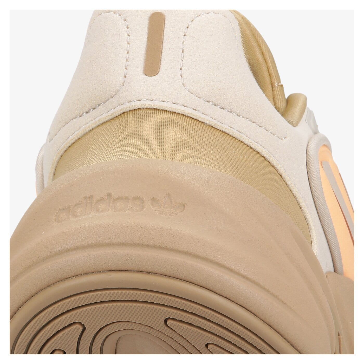 Дамски маратонки ADIDAS OZELIA h04254 цвят бежов