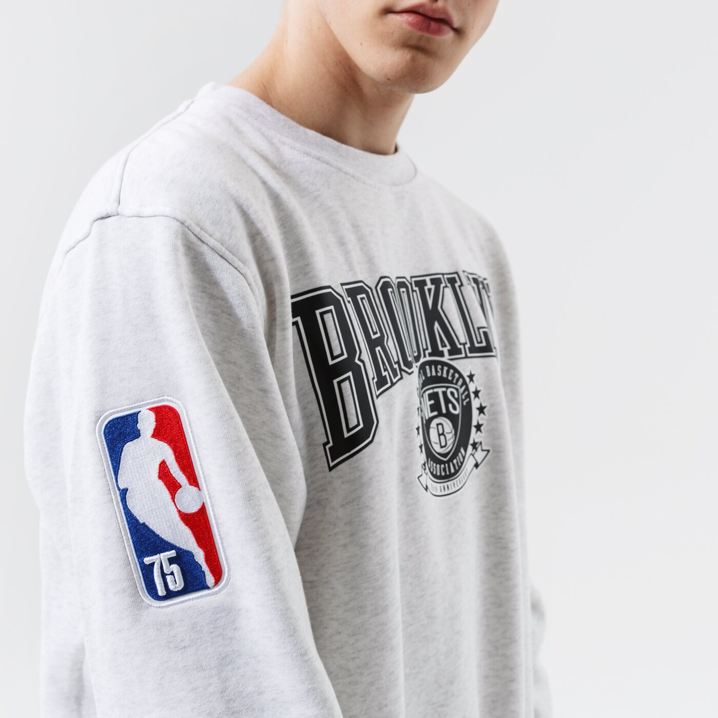 Мъжки суичър NIKE СУИТЧЪР BKN M NK FLC CREW CTS 75 NBA dj2795-051 цвят сив