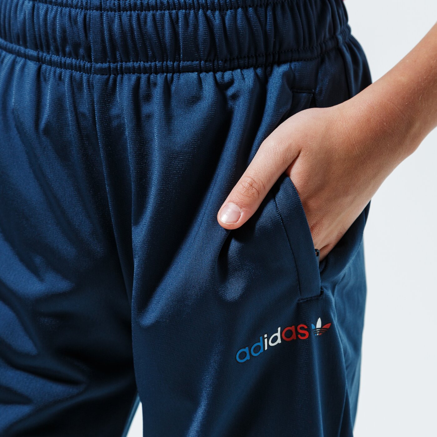 Детски панталони ADIDAS ПАНТАЛОНИ TRACKPANT MM gn7444 цвят син