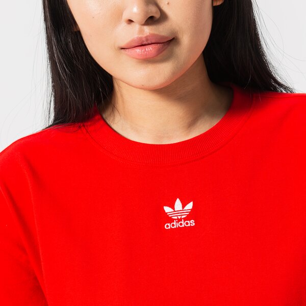 Дамска тениска ADIDAS ESSENTIAL TREFOIL BOYFRIEND ТЕНИСКА hf7474 цвят червен