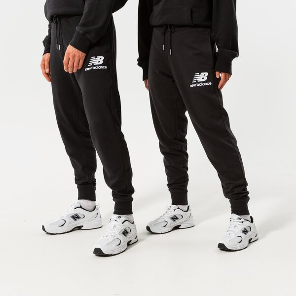 Мъжки панталони NEW BALANCE ПАНТАЛОНИ NB ESSENTIALS STACKED LOGO SWEATPANT mp03558bk цвят черен