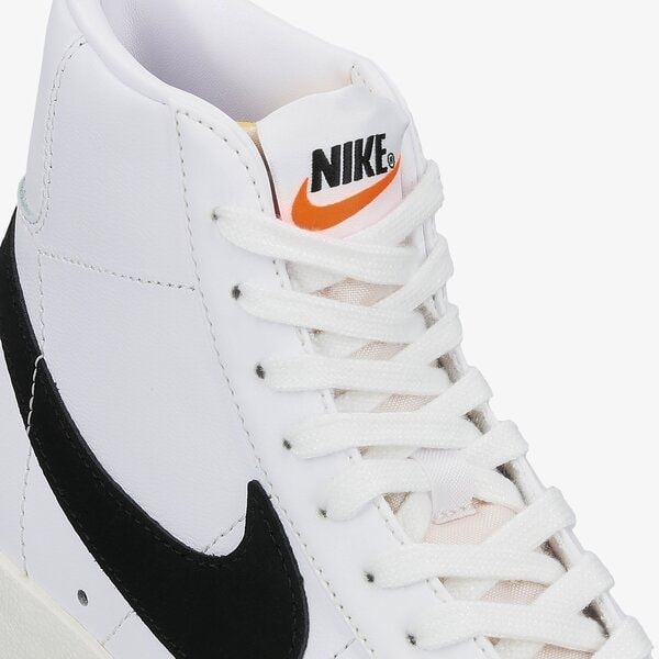 Дамски маратонки NIKE BLAZER MID '77  cz1055-100 цвят бял