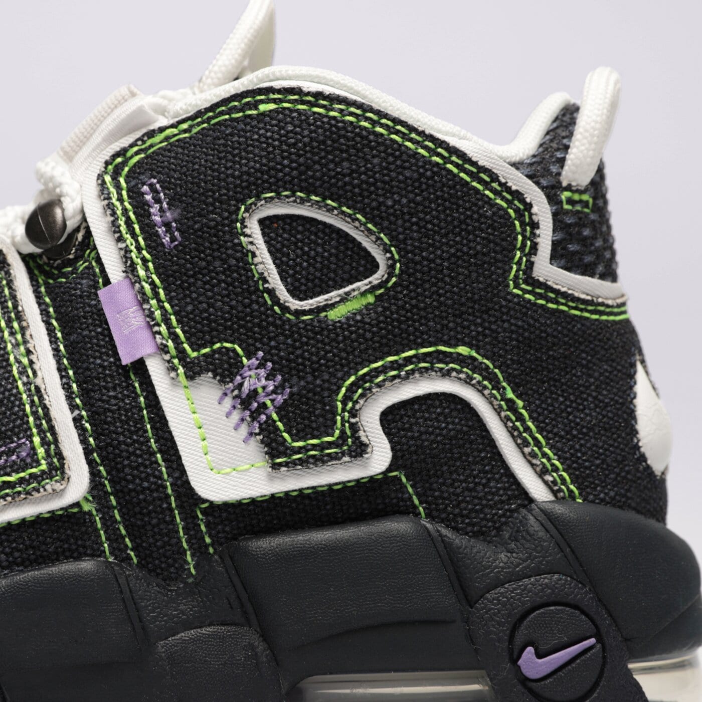 Дамски маратонки NIKE SWDC W AIR MORE UPTEMPO dx4219-400 цвят черен